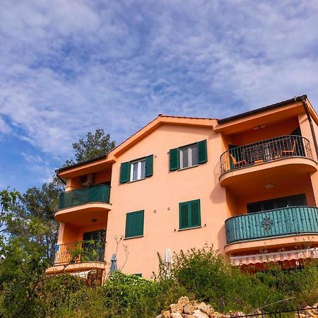 Seafront Apartment Soline With Seaview Esterno foto