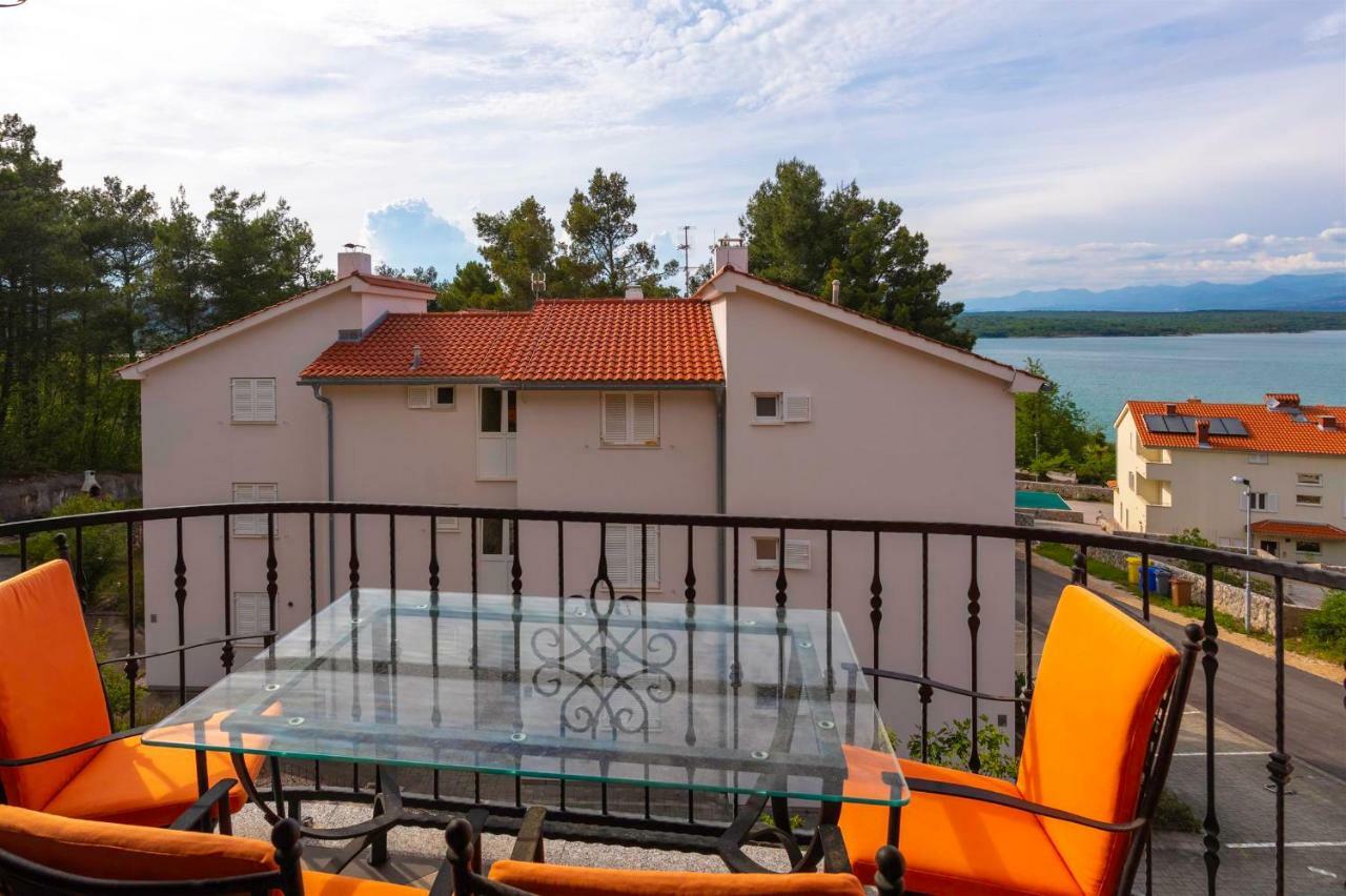 Seafront Apartment Soline With Seaview Esterno foto