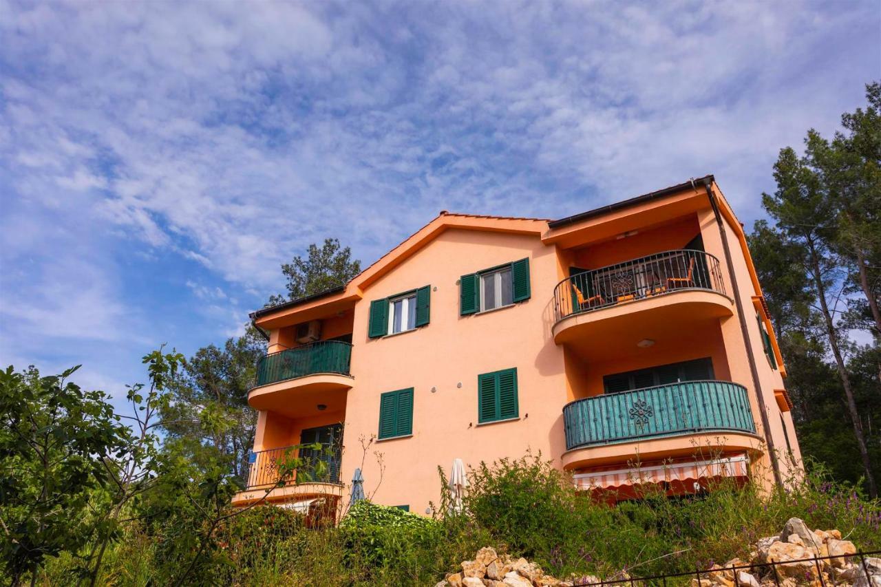 Seafront Apartment Soline With Seaview Esterno foto