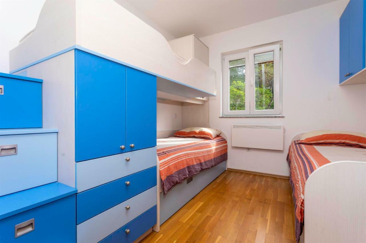 Seafront Apartment Soline With Seaview Esterno foto